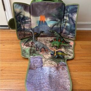 Mojo Dinosaur Backpack with Fold Out Playmat with‎ 5 realistic dinosaurs